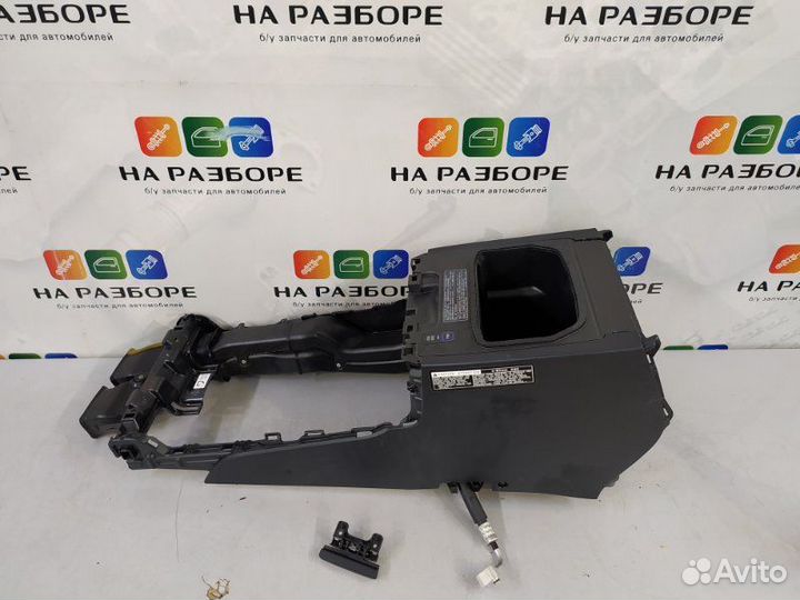 Консоль между сидений Lexus Lx570 3 3UR-FE 2010