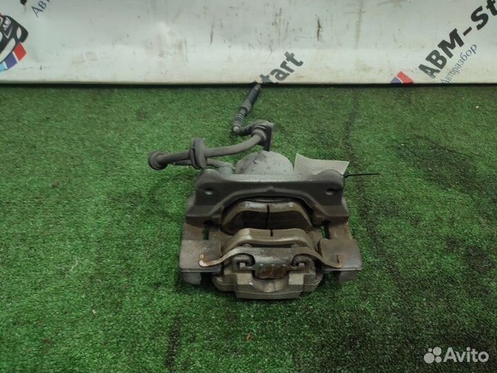 Суппорт тормозной передний правый Bmw 523 F10