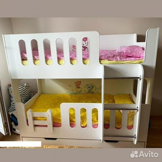 Двухъярусная кровать