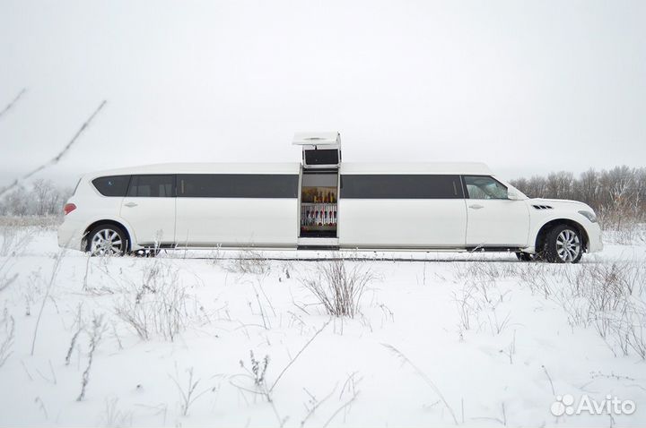 Роскошный лимузин Infiniti QX56 на свадьбу