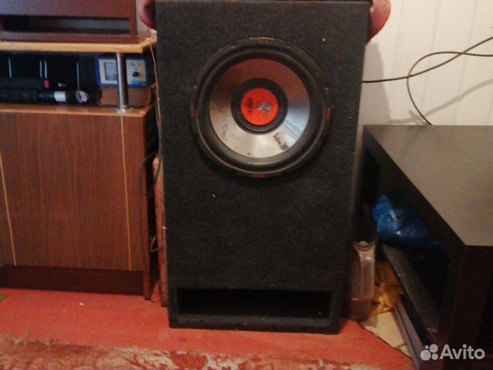 Активный сабвуфер