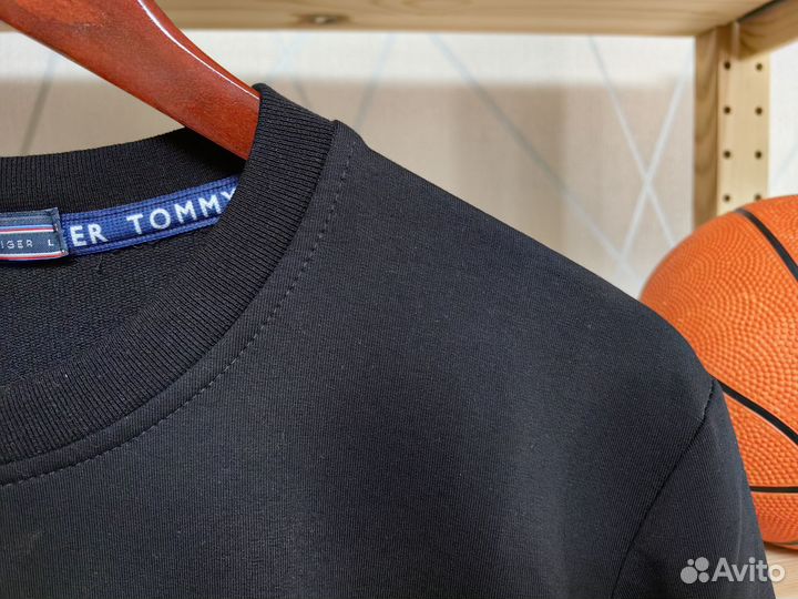 Tommy hilfiger свитшот