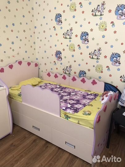 Продам набор детской мебели