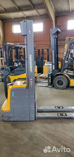 Электрический Штабелер Jungheinrich