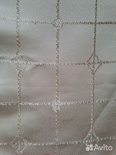 Скатерть жаккардовая с бахромой 169 х 130 см