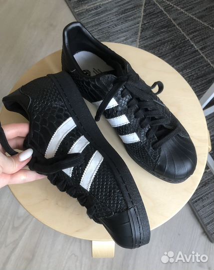 Кроссовки adidas оригинал