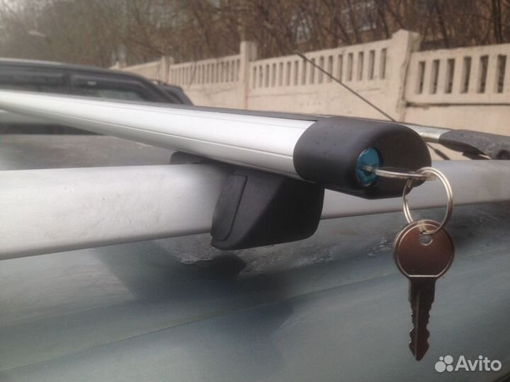 Багажник крепыш на рейлинги с ключами на Парковом