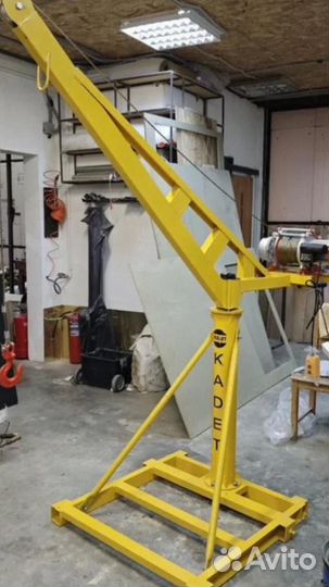 Поворотный кран