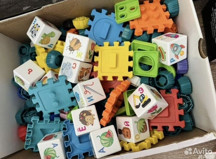 Детские развивающие игрушки пакетом