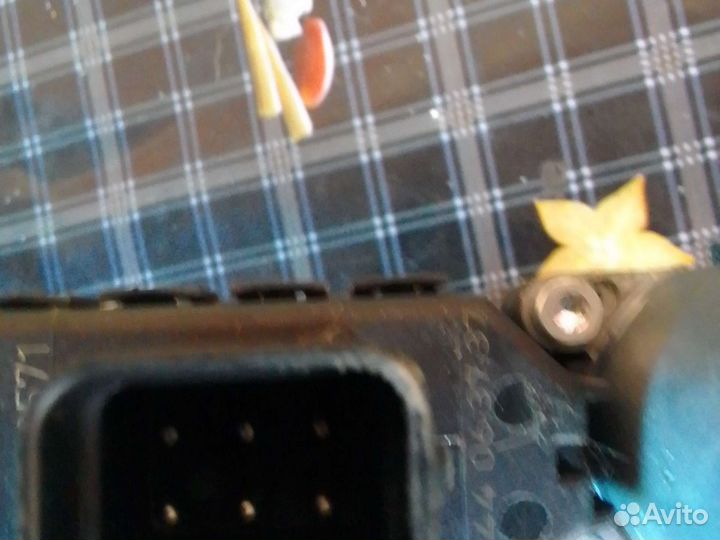 Мотор стеклоподъемника левый перед опель астра h