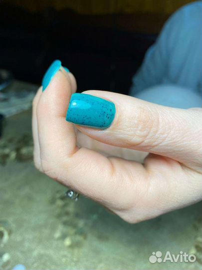 Модель на маникюр