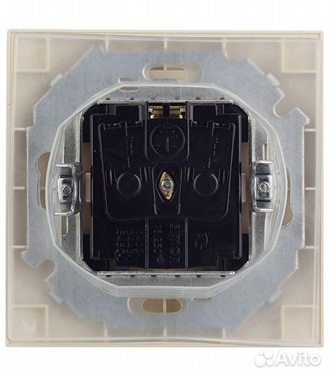 Розетка с рамкой 1590450-031 скрытая установка сло