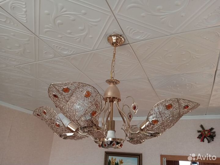 Люстра очень красивая