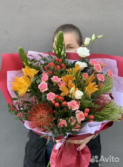 Авторский букет цветов к 8 марта