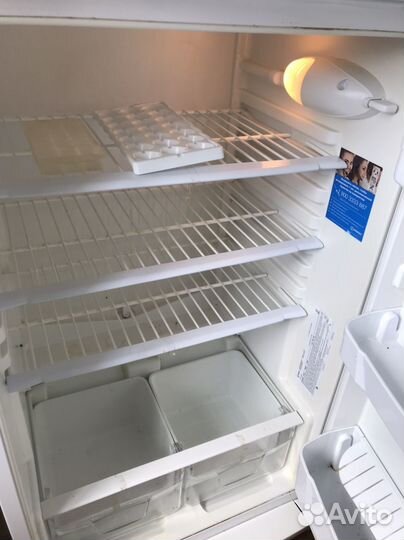 Холодильник Indesit ST145.028 две камеры