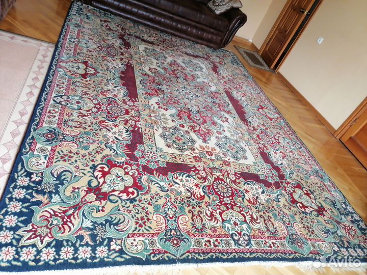 Ковер 2,5 на 3,5 ; б/у