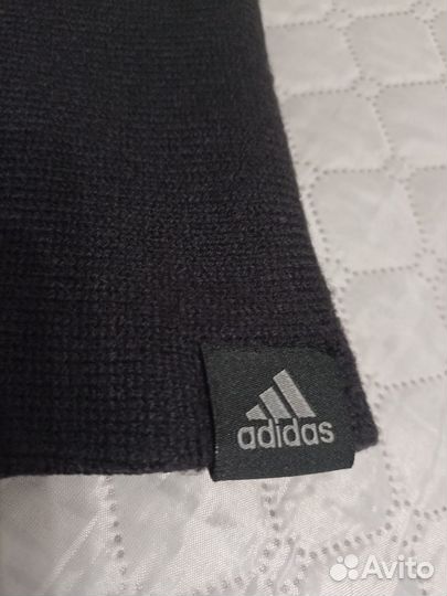 На доставке шапка зимняя Adidas оригинал