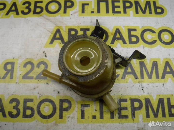 Бачок гидроусилителя Toyota RAV4 (XA20) 2000-2005