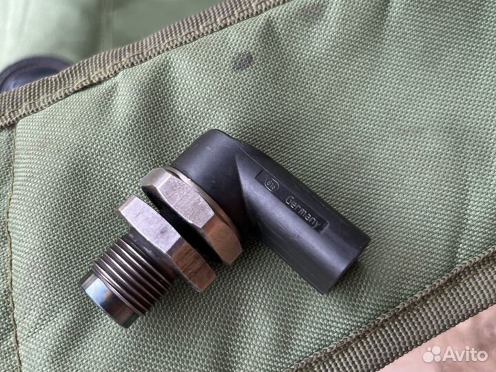 Датчик давления топлива в рампе bmw