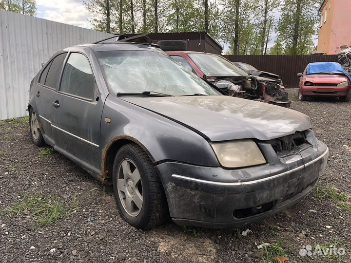 В разборе Volkswagen Jetta mk4 Bora 1.8T AUM