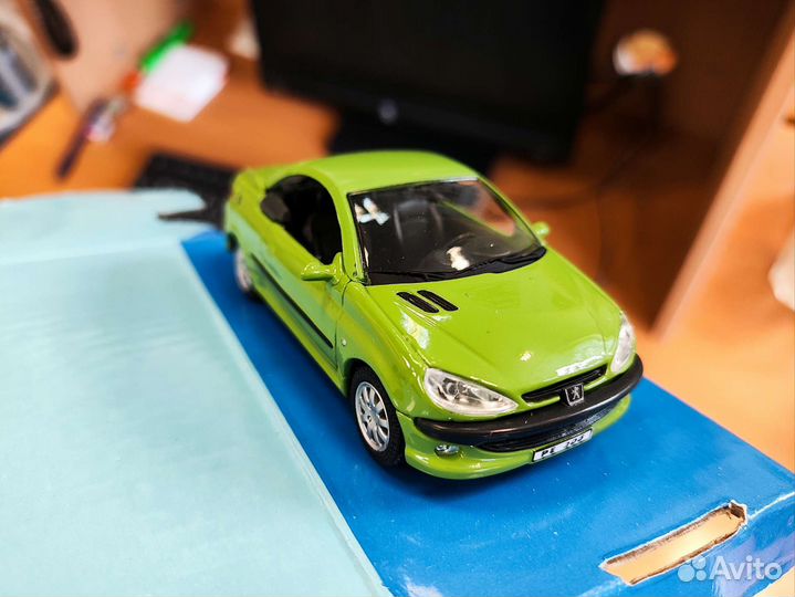 Cararama 1:43 Peugeot 206 cc