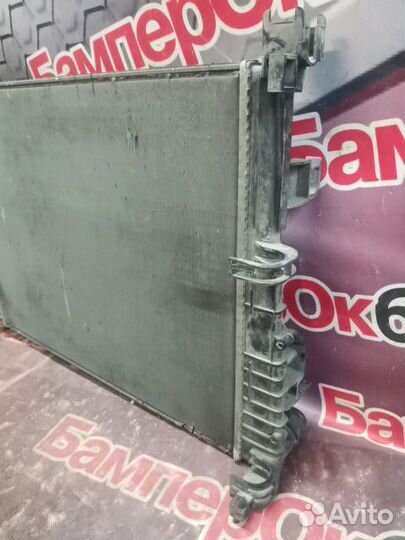 Радиатор охлаждения передний Renault Logan