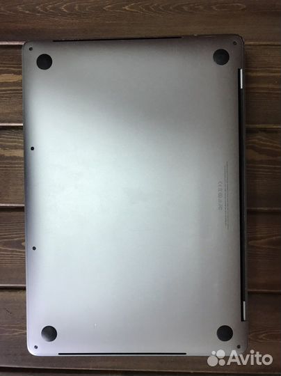 Macbook Pro 13 2018 i7 8gb 256g