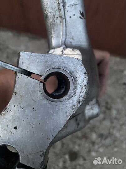 Правый поворотный кулак audi a4 b7