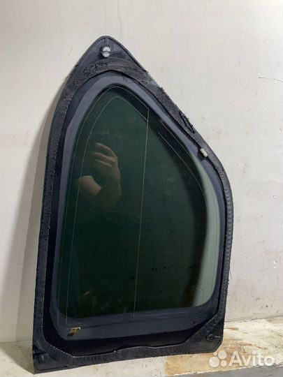 Форточка правая Nissan Patrol Y62