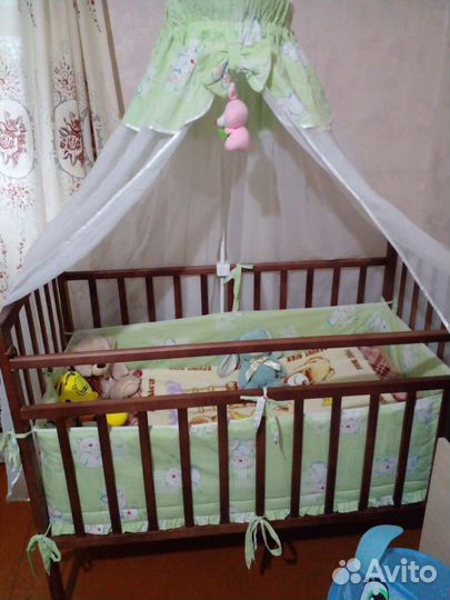 Кровать с маятником,что на ней все в подарок