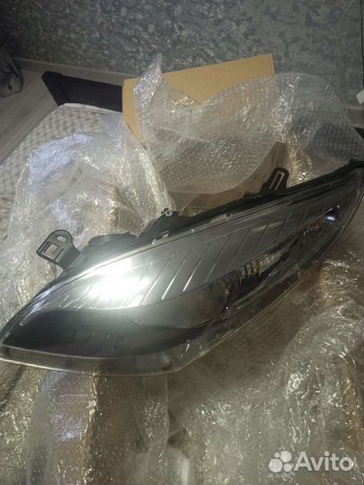 Фара левая Рено Меган3