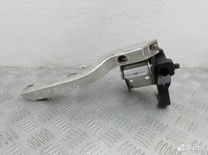 Кронштейн радиатора BMW 5-Series F10 7186513