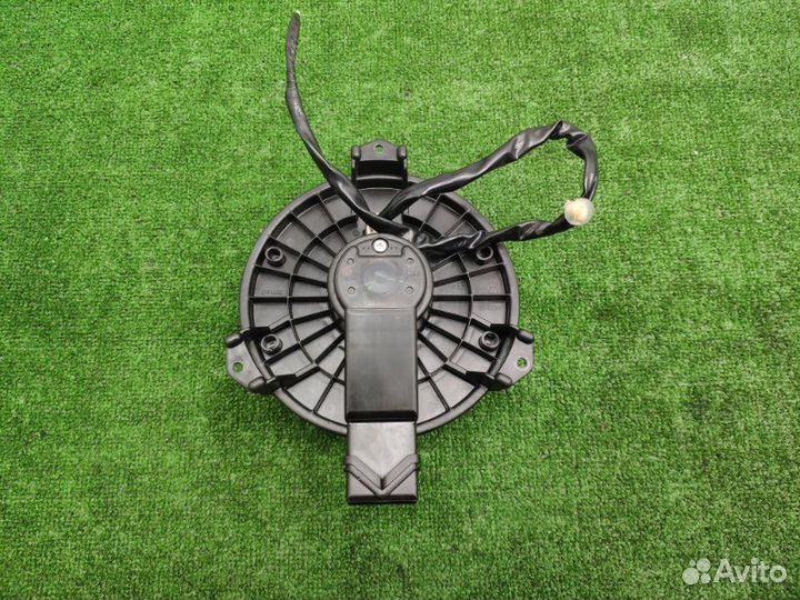 Моторчик печки Honda Civic 4D R18A1 2009