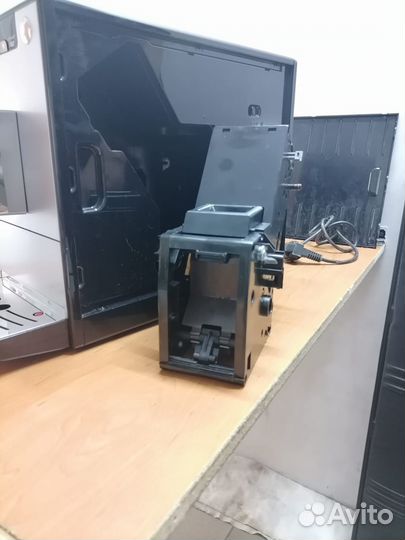 Продам Кофемашину Melitta 950-103 caffeo solo