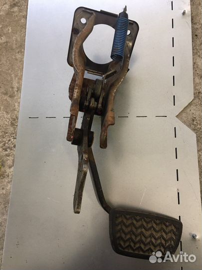 Педаль тормоза Toyota 4Runner (2432)