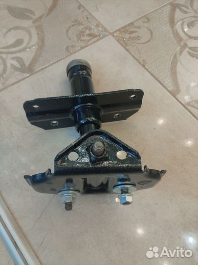 Кронштейн усилитель заднего бампера BMW e34 правый