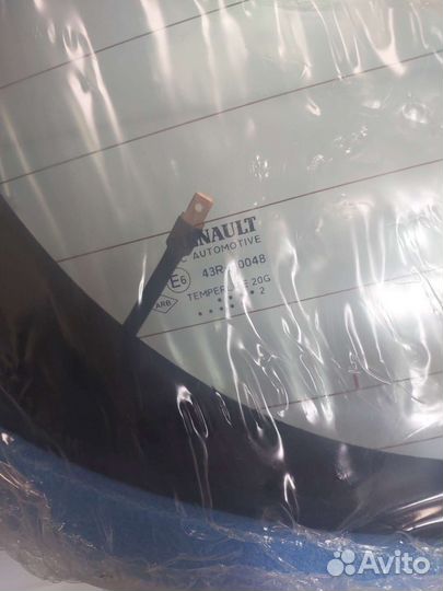 Заднее оригинальное стекло Renault Kaptur