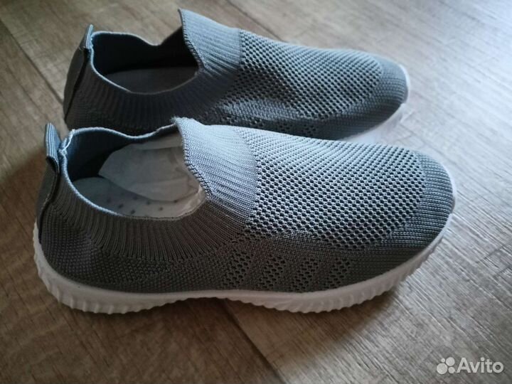 Слипоны -кроссовки новые