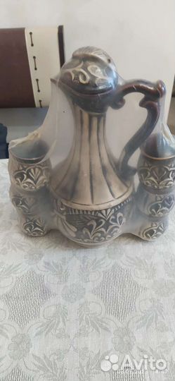 Графин и 6 рюмок, запечатан в плёнку