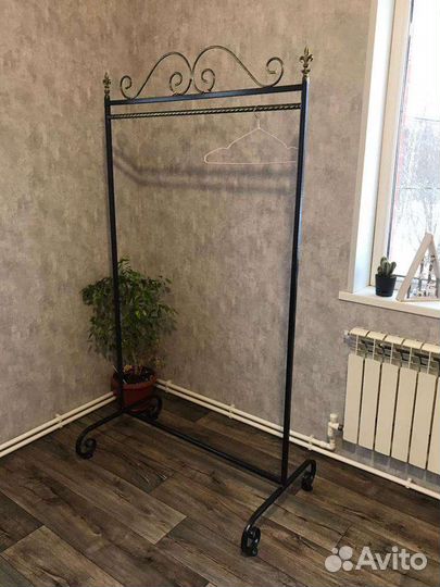 Вешалка напольная