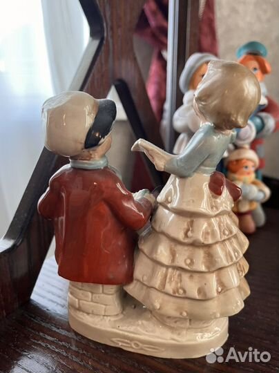 Статуэтка фарфор