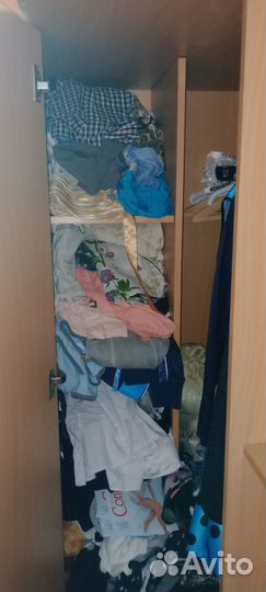 Детский уголок с кроватью и столом