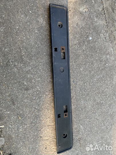 Площадка номера 52114-42020 на бампер Toyota RAV 4