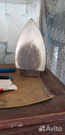 Утюг старинный