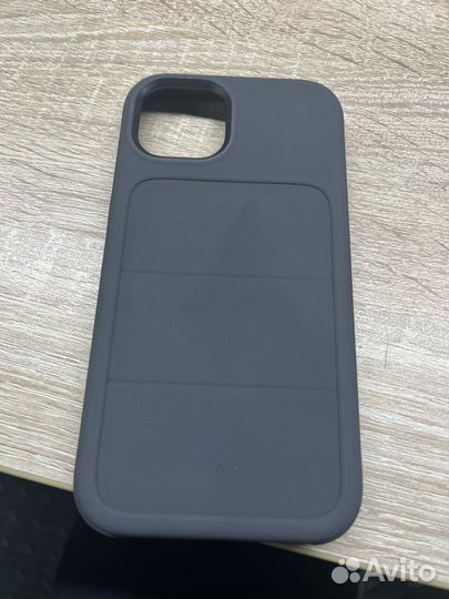 Чехол на iPhone 13 Caseology Stratum