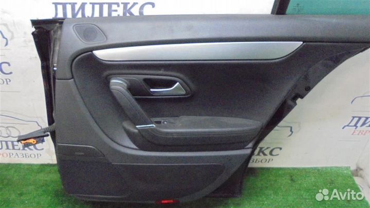 Уплотнитель стекла двери VW Passat CC 2008-2017