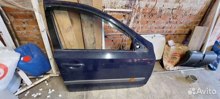 Передняя правая дверь рено лагуна 2