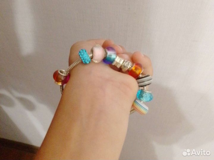 Браслет из шарм