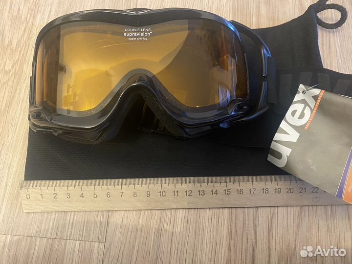 Горнолыжные очки uvex