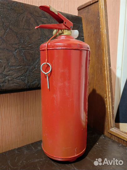 Порошковый огнетушитель старый